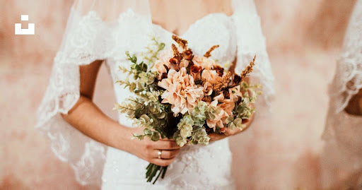 Tying the Knot with Nature's Beauty: A Guide to Planning Your Dream Driftwood Wedding